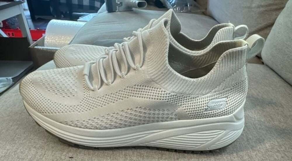Skechers Bobs Sparrow 2.0 Allegiance Crew Size 8.5 White Sneakers